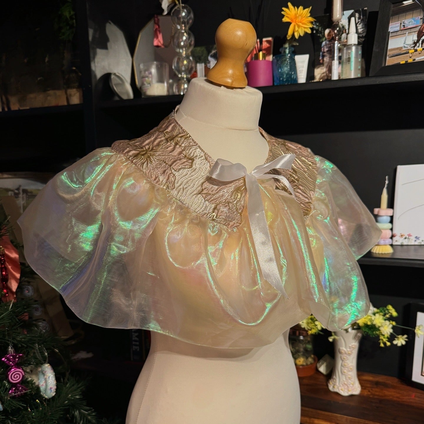 Extended cut detachable collar in Golden Bloom & iridescent organza
