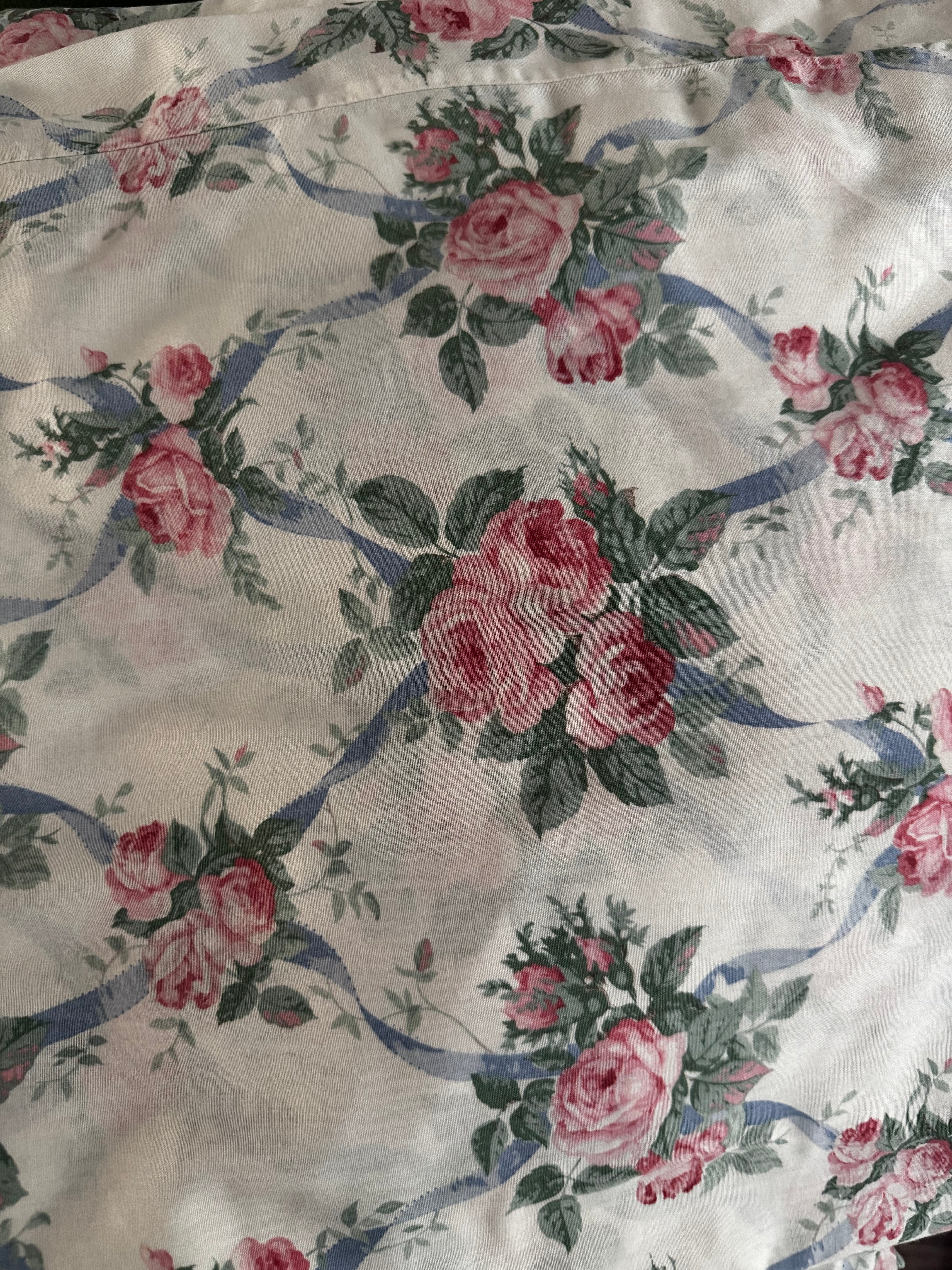 Ribbons & roses