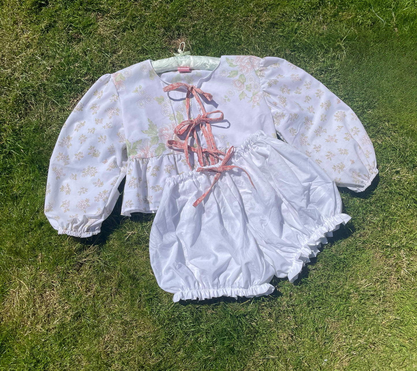 Meadow blouse in peony & Daisy print