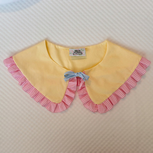 Detachable collar in banana and pink gingham